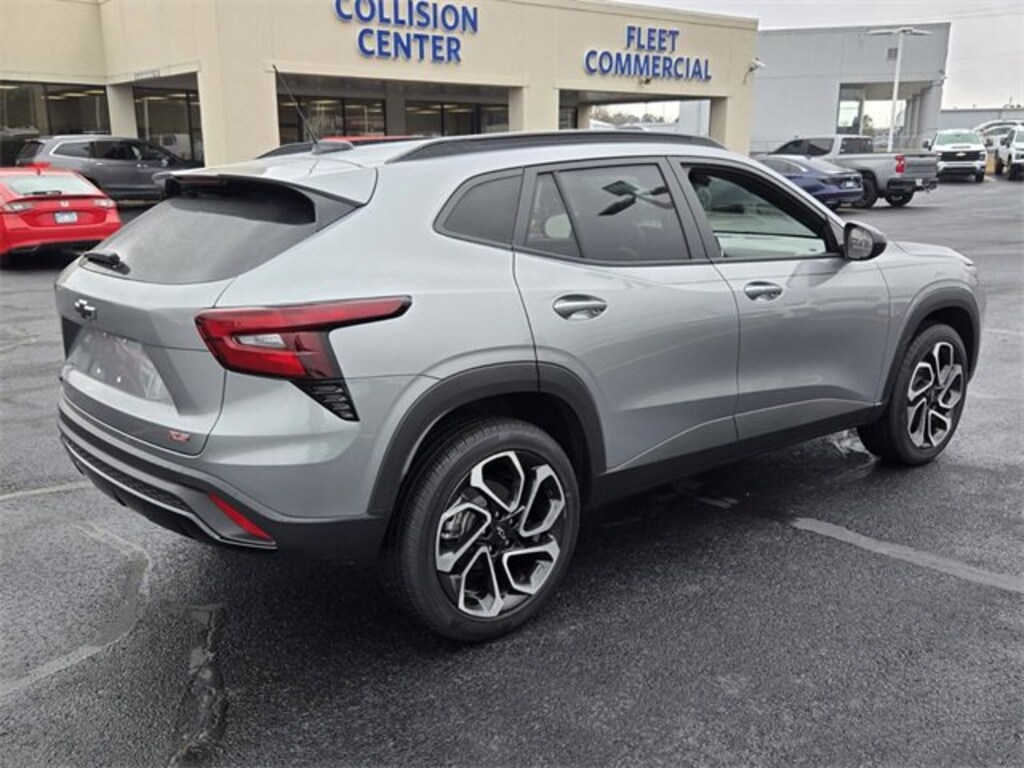 Used 2025 Chevrolet Trax 2RS SUV