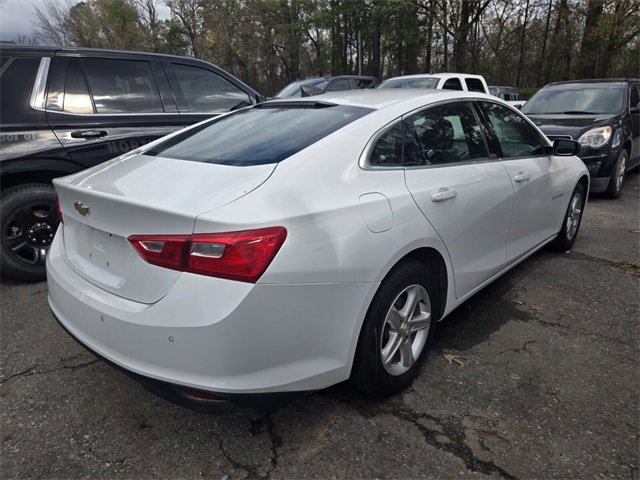 2024 Chevrolet Malibu LS photo 4