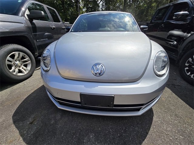 2013 Volkswagen Beetle Convertible photo 2