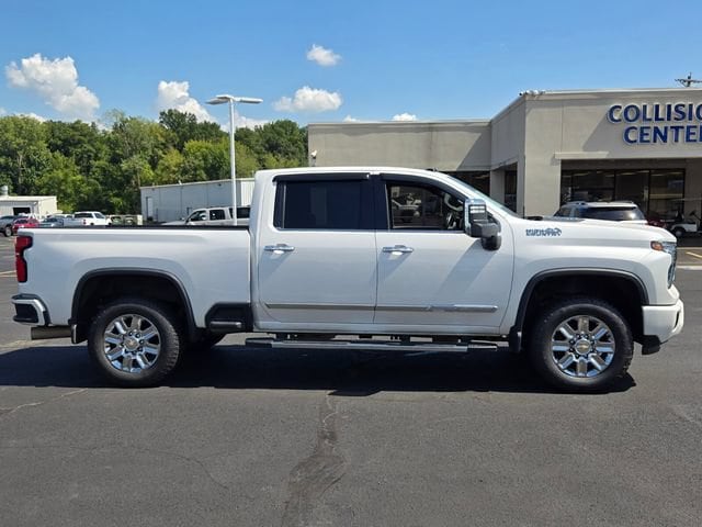 Used 2024 Chevrolet Silverado 2500HD High Country with VIN 1GC4YREY4RF124182 for sale in Little Rock