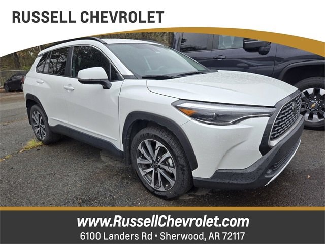 2022 Toyota Corolla Cross XLE's photo