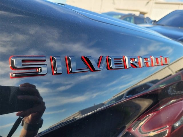 Used 2022 Chevrolet Silverado 1500 Limited RST with VIN 1GCUYEEDXNZ155872 for sale in Little Rock