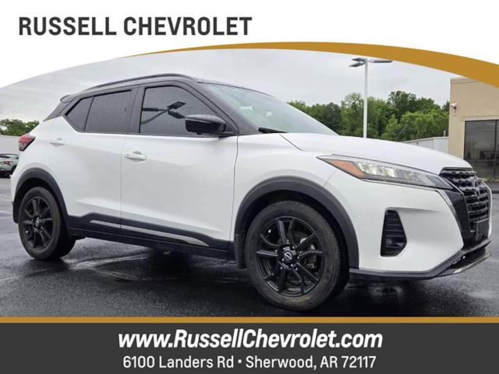 Used 2023 Nissan Kicks SR