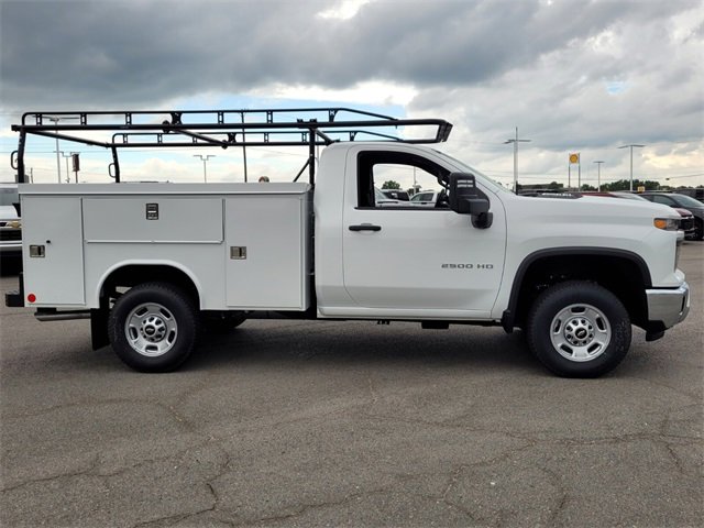 2024 Chevrolet Silverado 2500HD photo 2