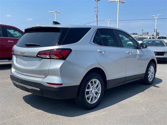 2022 Chevrolet Equinox LT photo 3