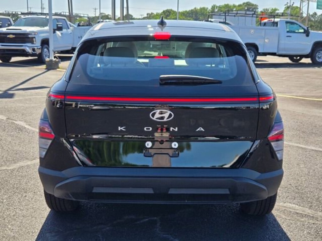 Used 2025 Hyundai Kona SE