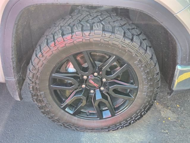 Used 2021 GMC Sierra 1500 SLT with VIN 1GTU9DET4MZ140412 for sale in Little Rock