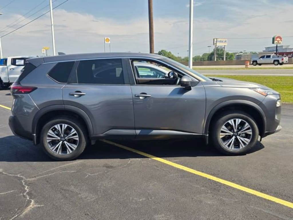 Used 2022 Nissan Rogue SV