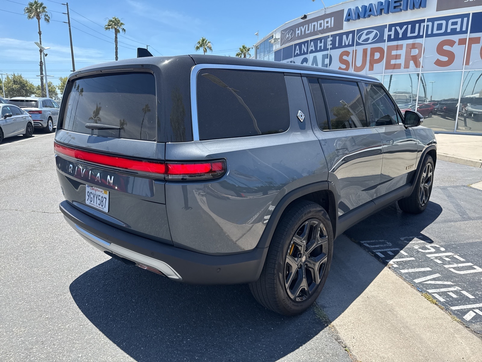 Used 2023 Rivian R1S Adventure with VIN 7PDSGABA1PN008534 for sale in Anaheim, CA