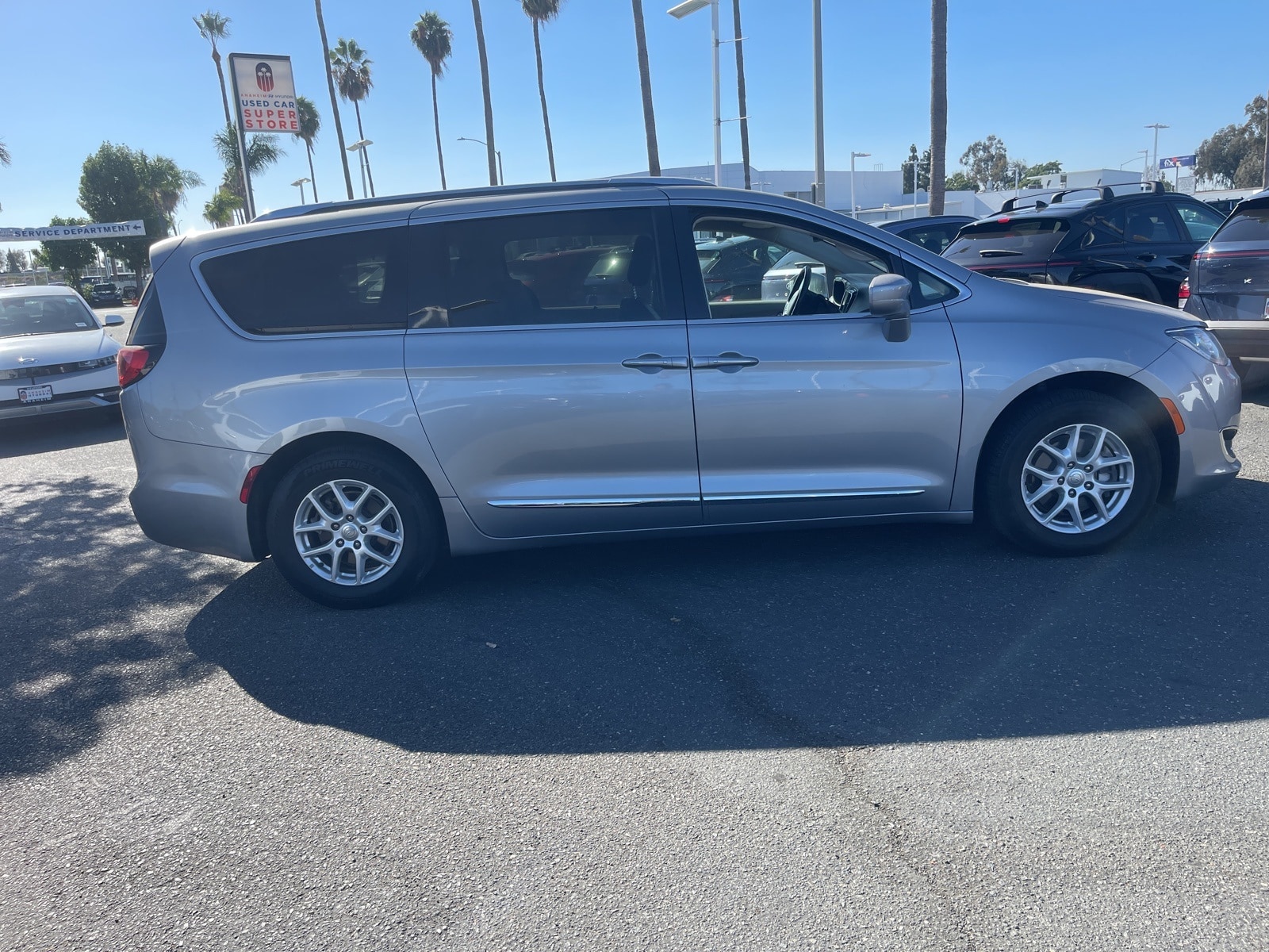 Used 2020 Chrysler Pacifica Touring L with VIN 2C4RC1BG5LR131692 for sale in Anaheim, CA