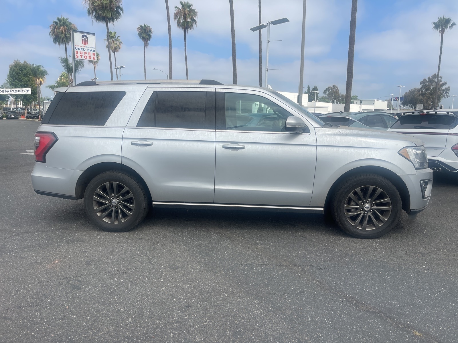Used 2019 Ford Expedition Limited with VIN 1FMJU1KT5KEA15746 for sale in Anaheim, CA