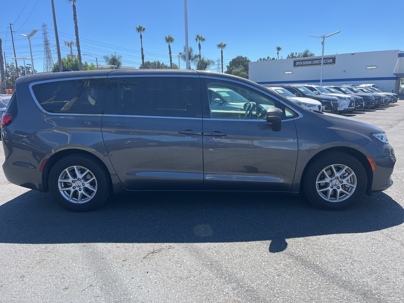 Used 2023 Chrysler Pacifica Touring L with VIN 2C4RC1BG1PR553366 for sale in Anaheim, CA