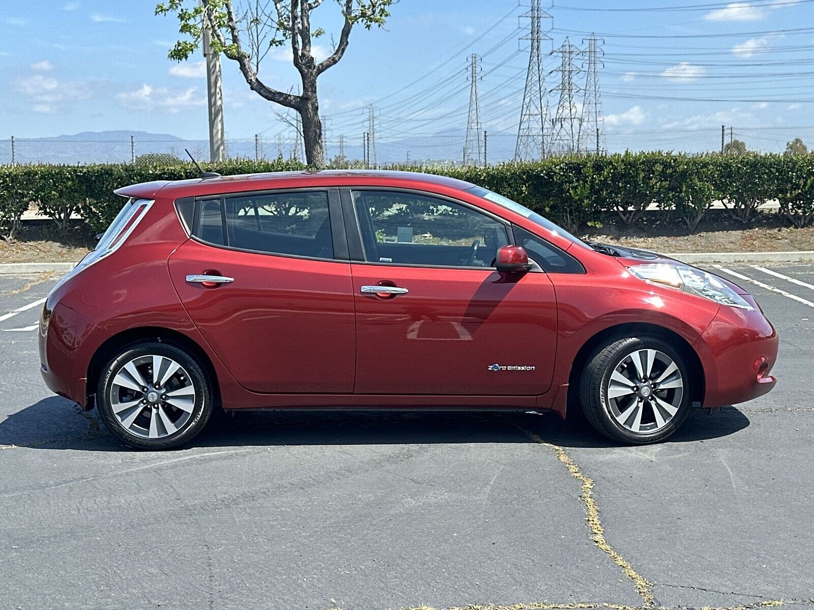 Used 2015 Nissan LEAF SV with VIN 1N4AZ0CP9FC330087 for sale in Anaheim, CA