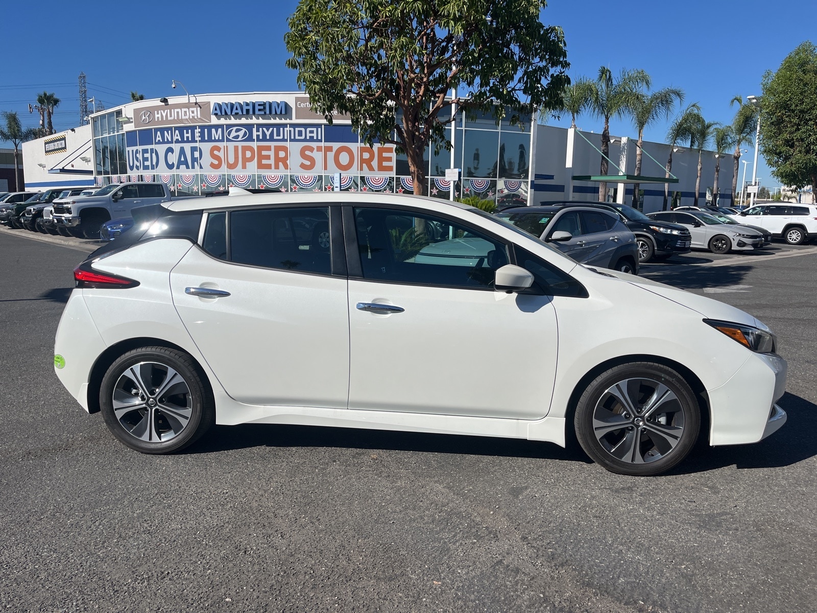 Used 2022 Nissan LEAF SV with VIN 1N4AZ1CV7NC557880 for sale in Anaheim, CA