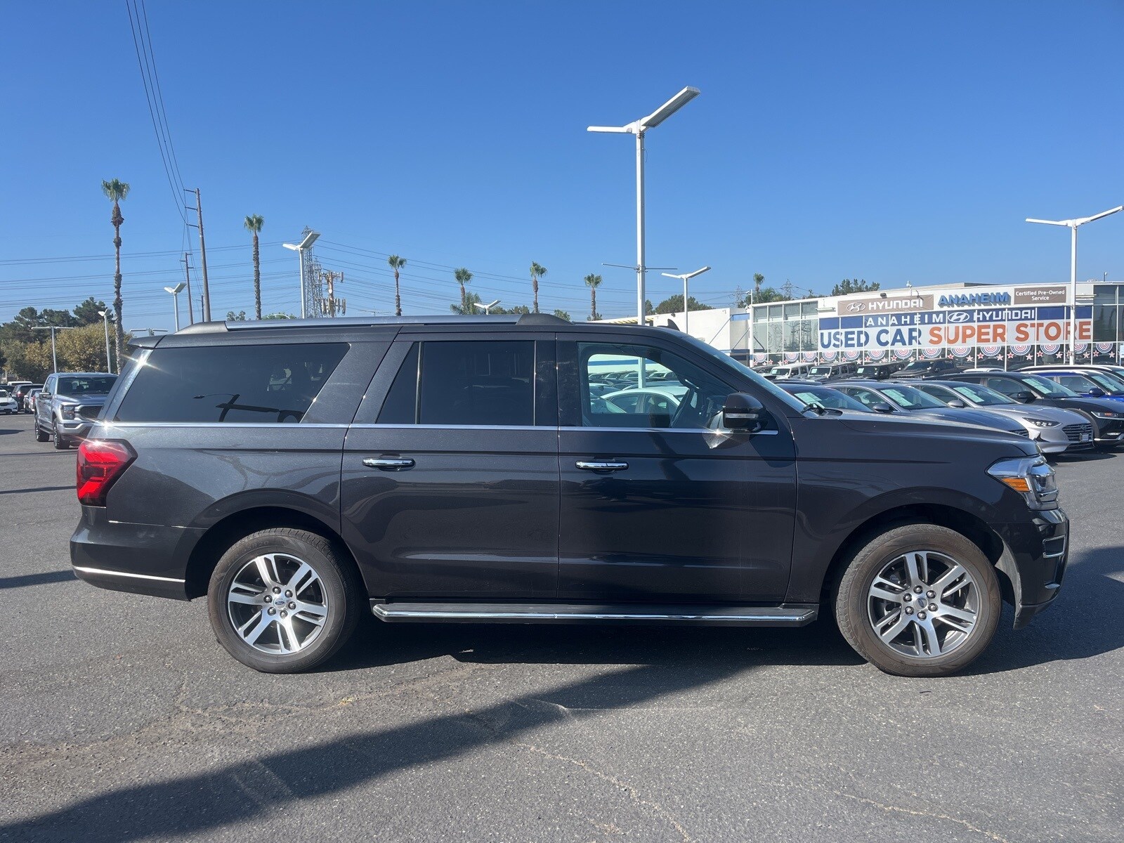 Used 2022 Ford Expedition Limited with VIN 1FMJK1KT5NEA29818 for sale in Anaheim, CA