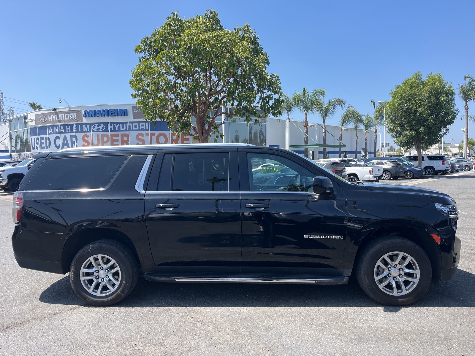 Used 2022 Chevrolet Suburban LT with VIN 1GNSCCKD3NR248349 for sale in Anaheim, CA