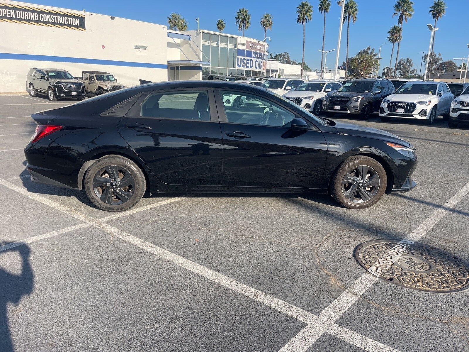 2022 Hyundai Elantra SEL photo 2