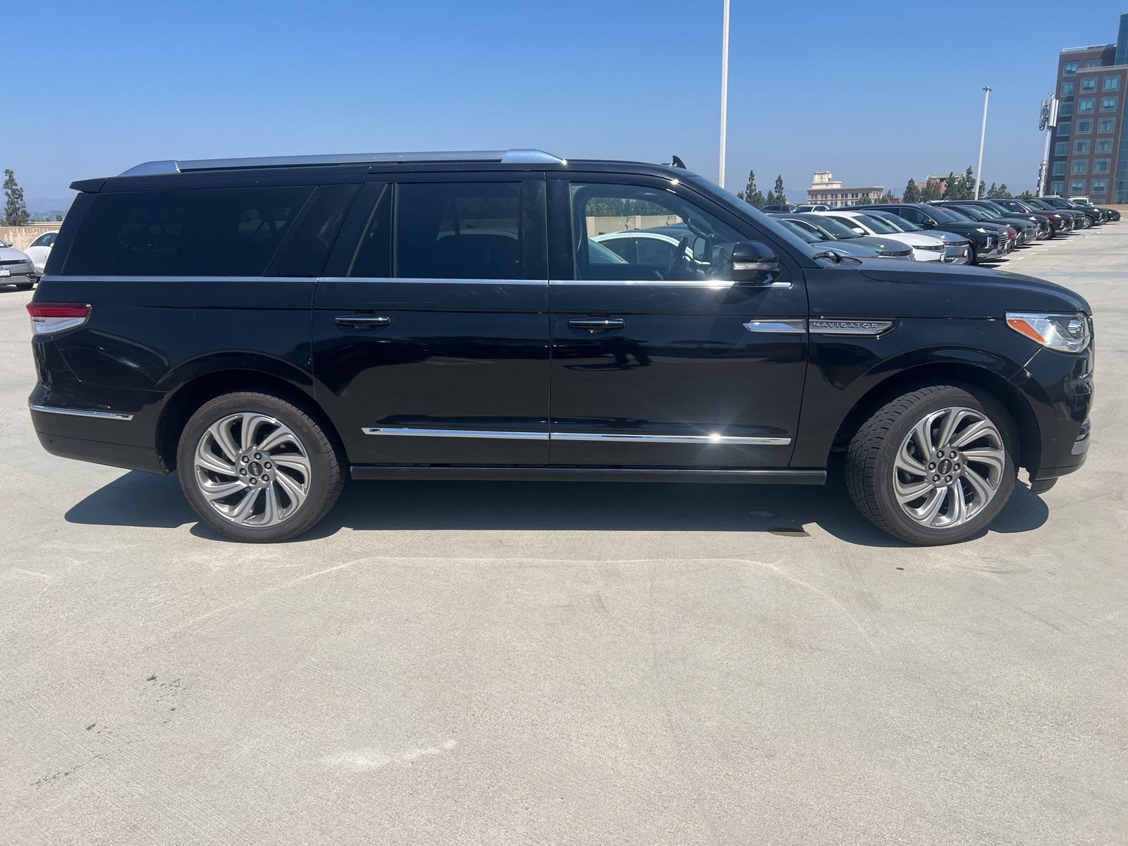 Used 2022 Lincoln Navigator Reserve L with VIN 5LMJJ3KT8NEL10121 for sale in Anaheim, CA