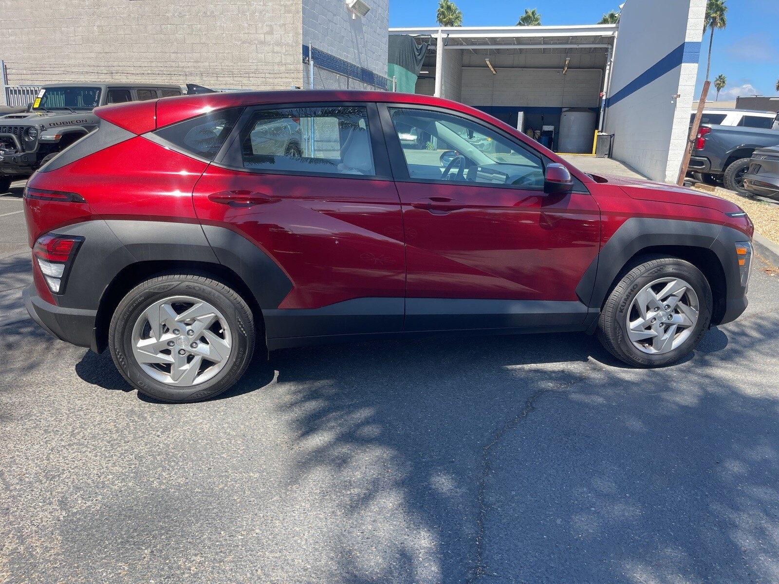 2025 Hyundai Kona SE photo 2