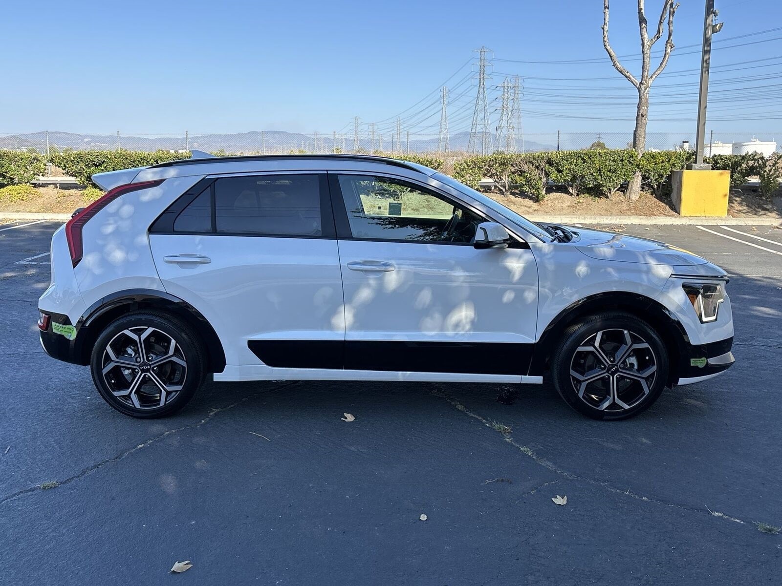 Used 2023 Kia Niro SX Touring with VIN KNDCR3LF1P5057423 for sale in Anaheim, CA