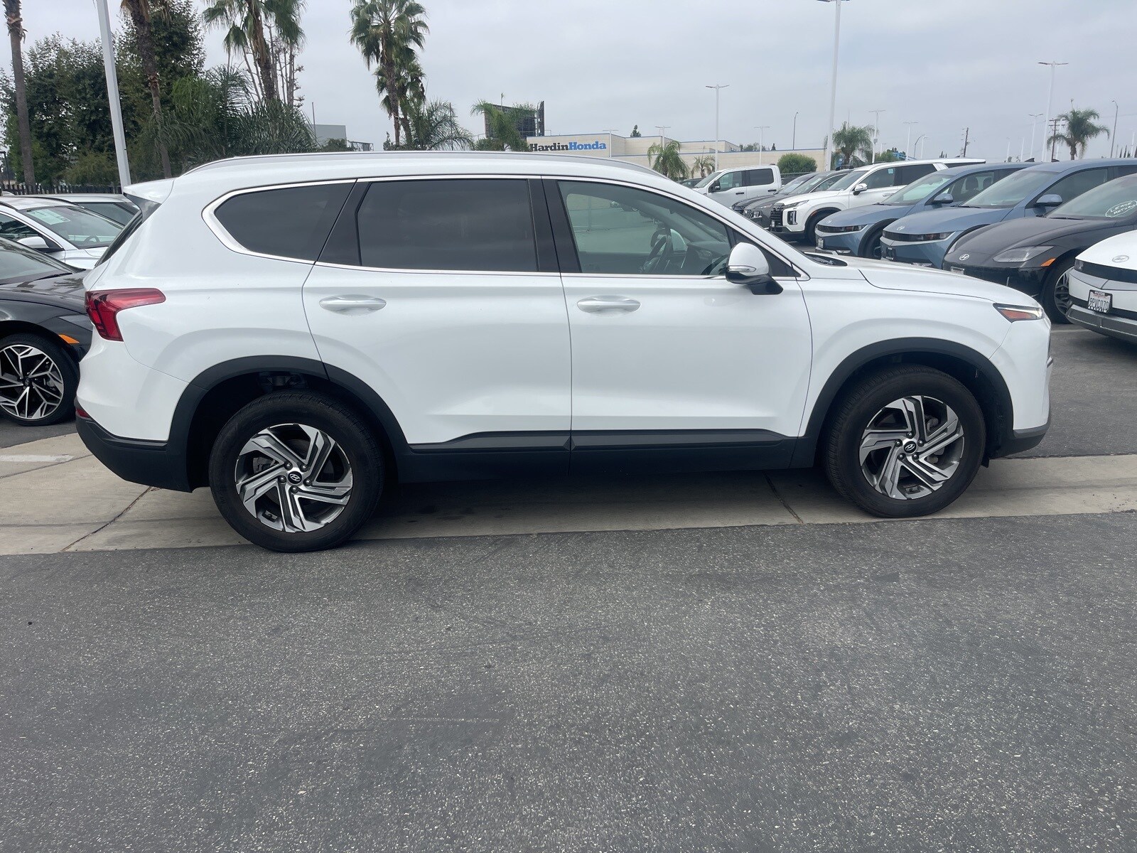 2023 Hyundai Santa Fe SEL photo 2
