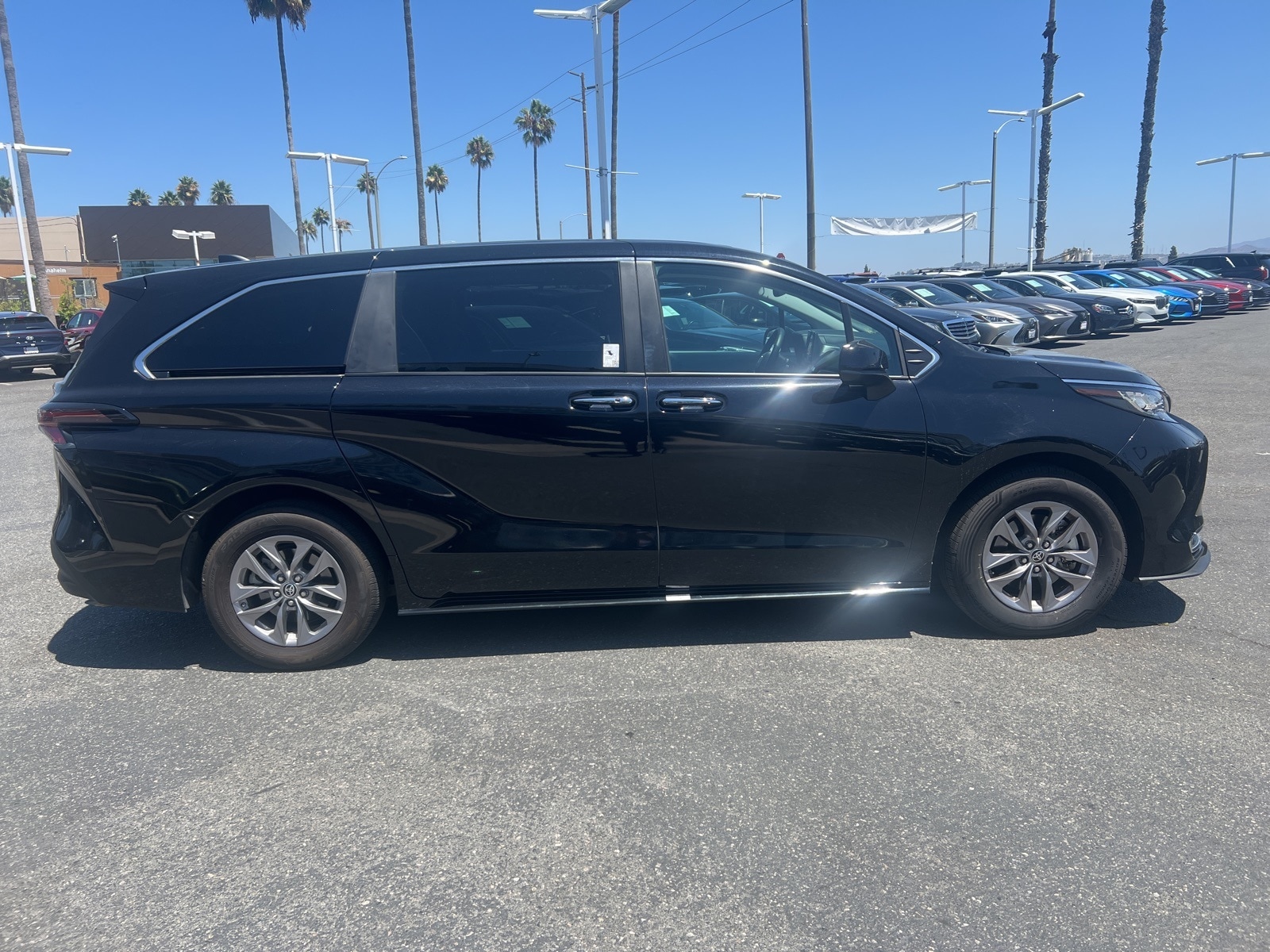 Used 2023 Toyota Sienna XLE with VIN 5TDYRKEC5PS164729 for sale in Anaheim, CA