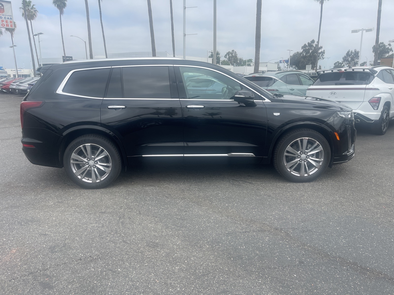 Used 2023 Cadillac XT6 Premium Luxury with VIN 1GYKPCRS2PZ209394 for sale in Anaheim, CA