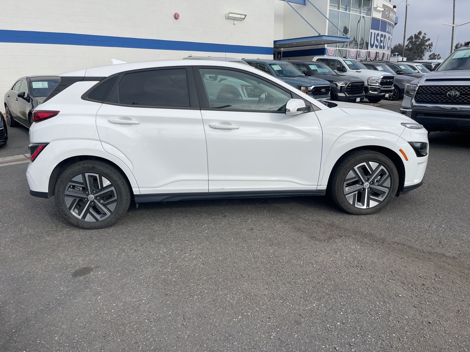 Certified 2022 Hyundai Kona EV SEL with VIN KM8K33AG2NU137790 for sale in Anaheim, CA