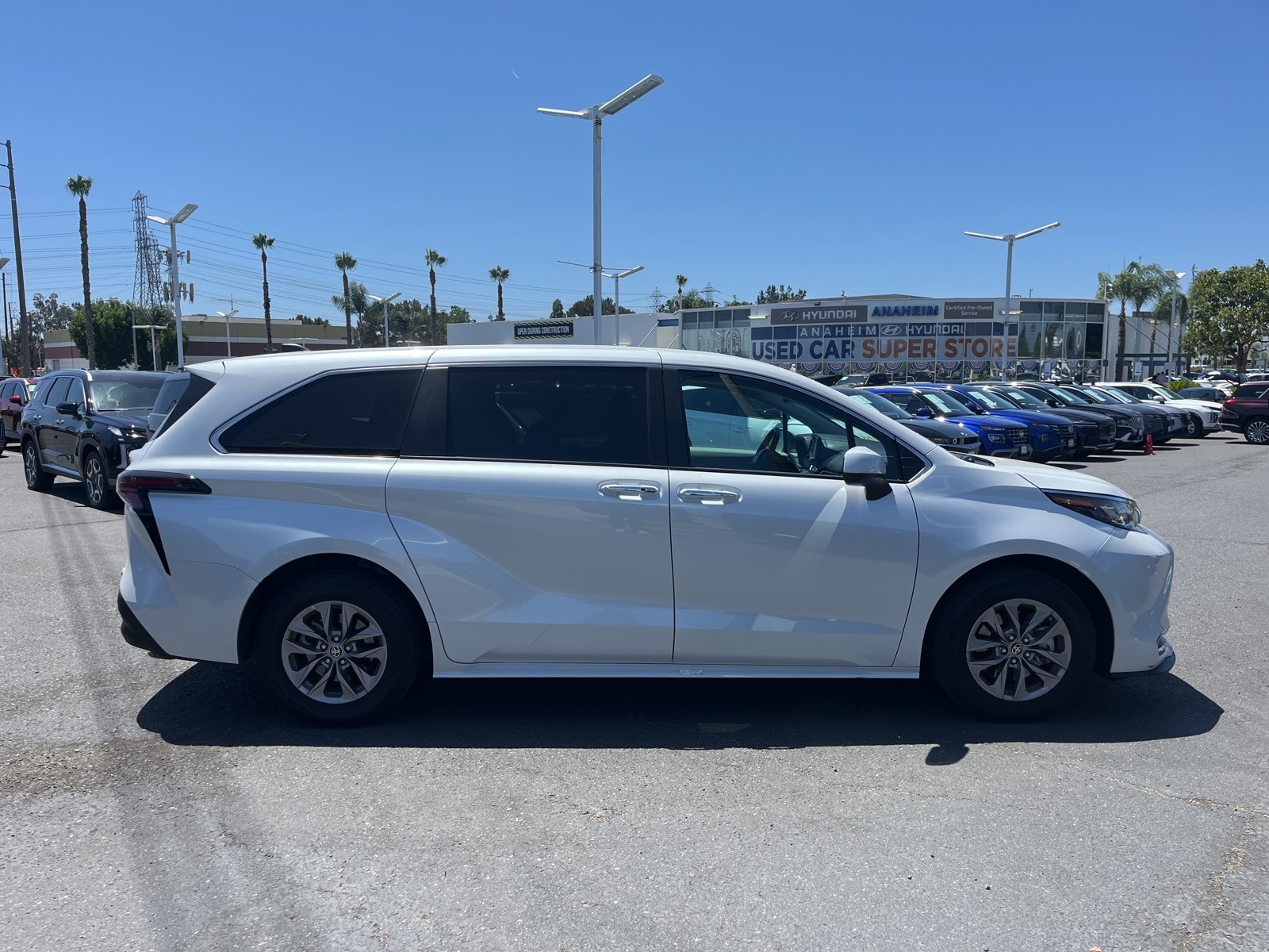 Used 2023 Toyota Sienna XLE with VIN 5TDYRKEC0PS156456 for sale in Anaheim, CA