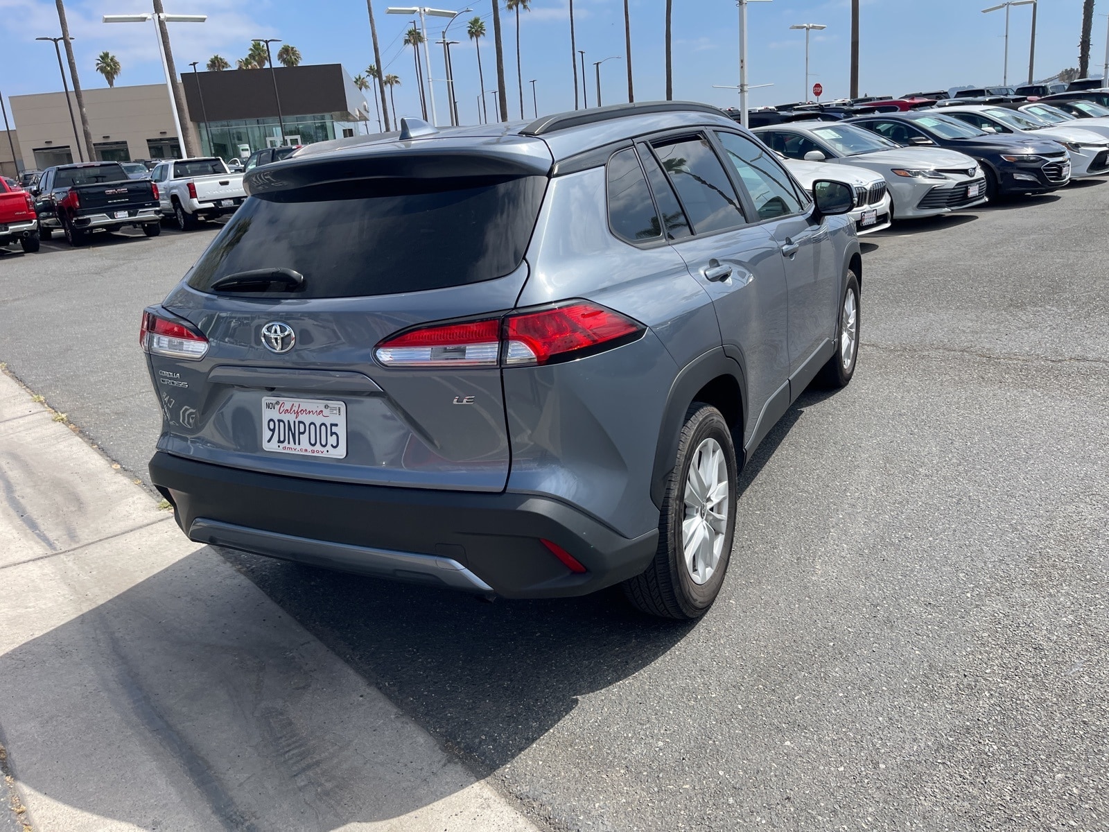 Used 2022 Toyota Corolla Cross LE with VIN 7MUCAAAG4NV032293 for sale in Northfield, Minnesota