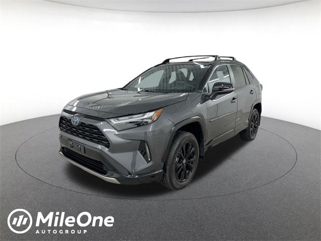 2024 Toyota RAV4 XSE's photo
