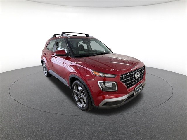 2024 Hyundai Venue SEL photo 3