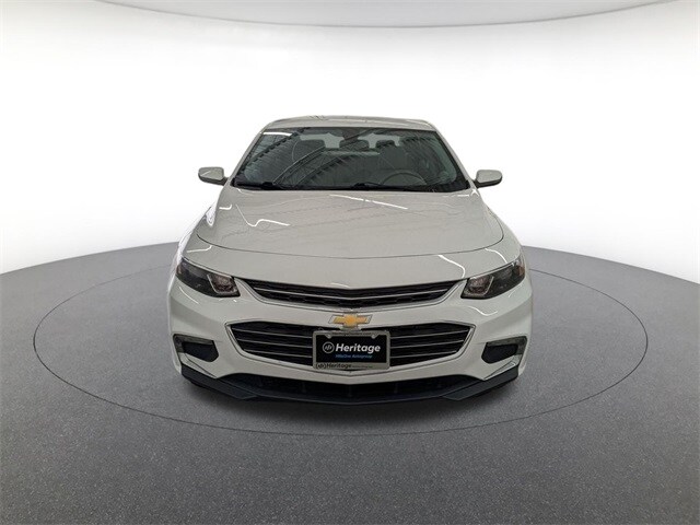 2018 Chevrolet Malibu 1LT photo 2