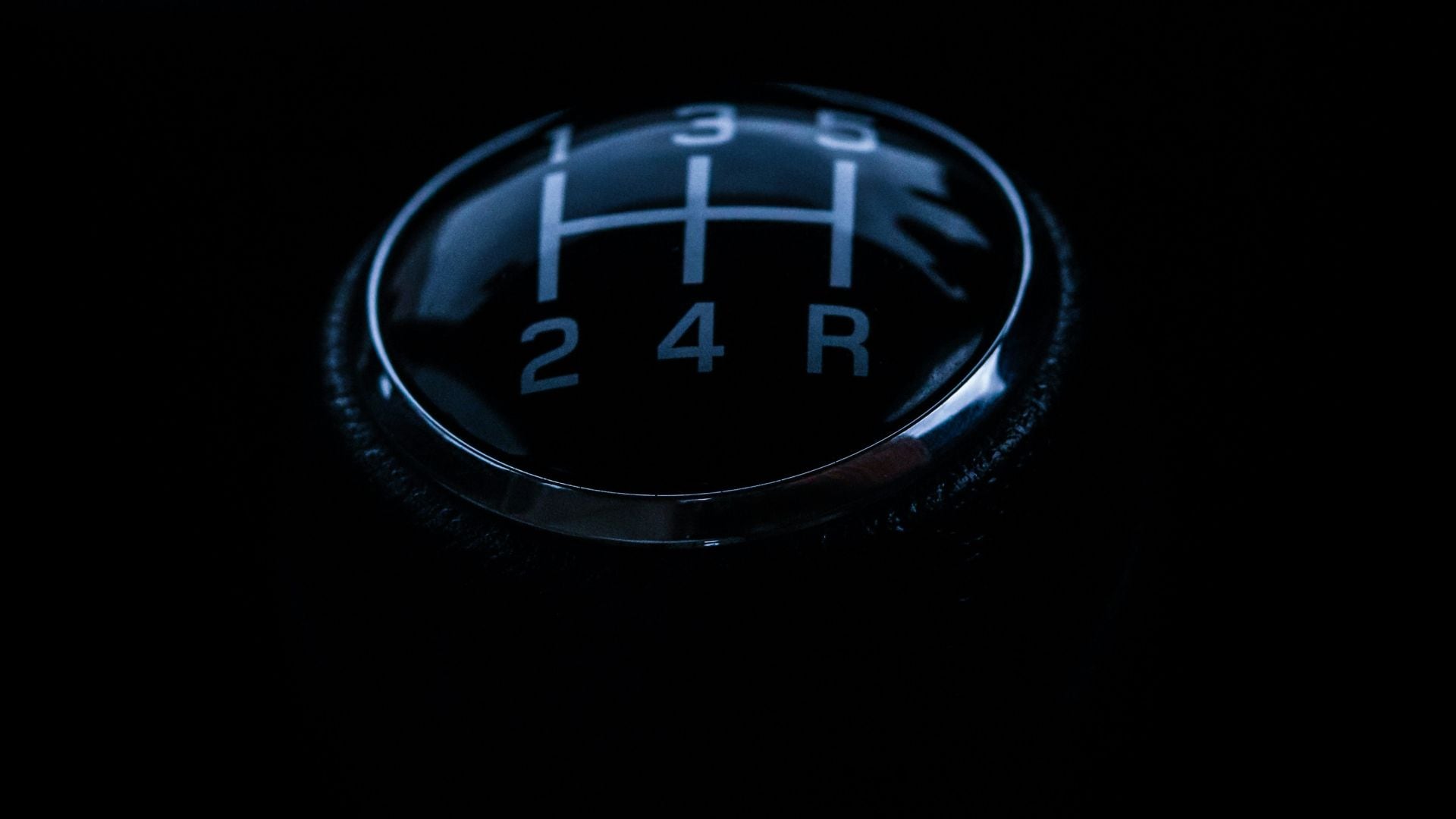 close-up image of manual transmission