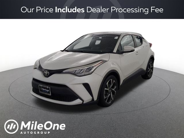 2020 Toyota C-HR XLE's photo