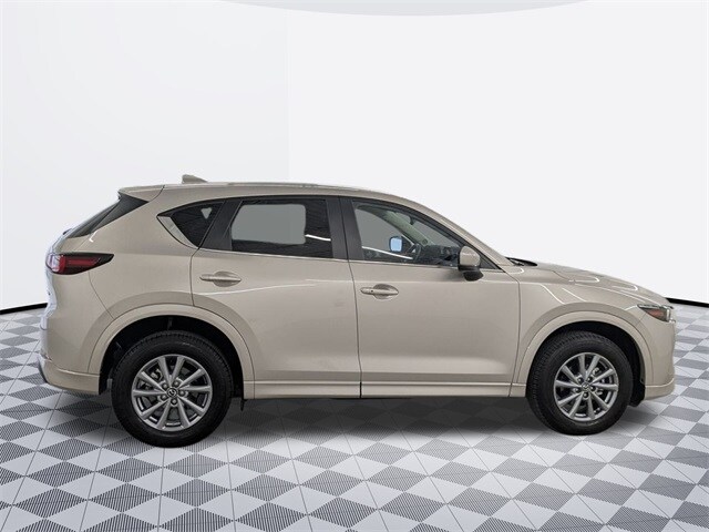2024 Mazda CX-5 2.5 S Preferred photo 4