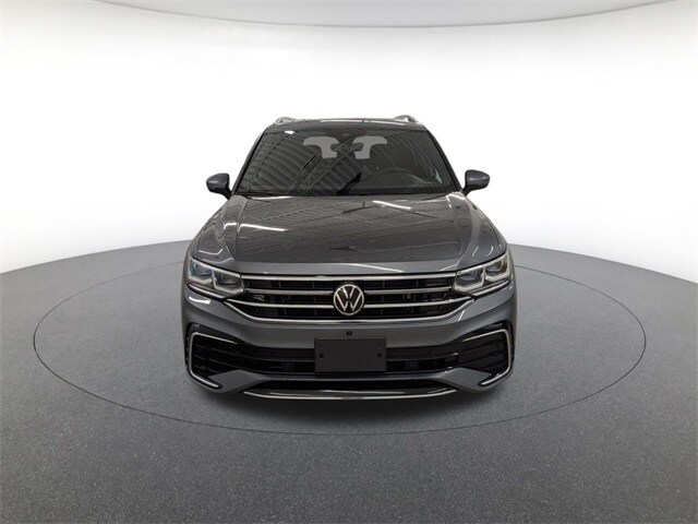 2022 Volkswagen Tiguan SEL Premium R-Line photo 2