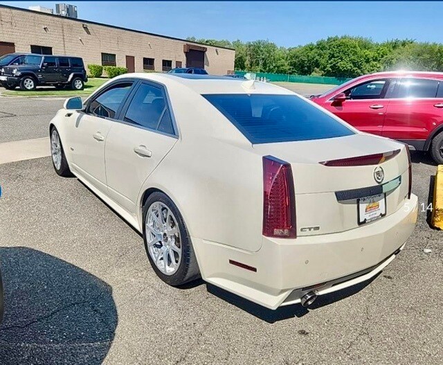 2013 Cadillac CTS V photo 2
