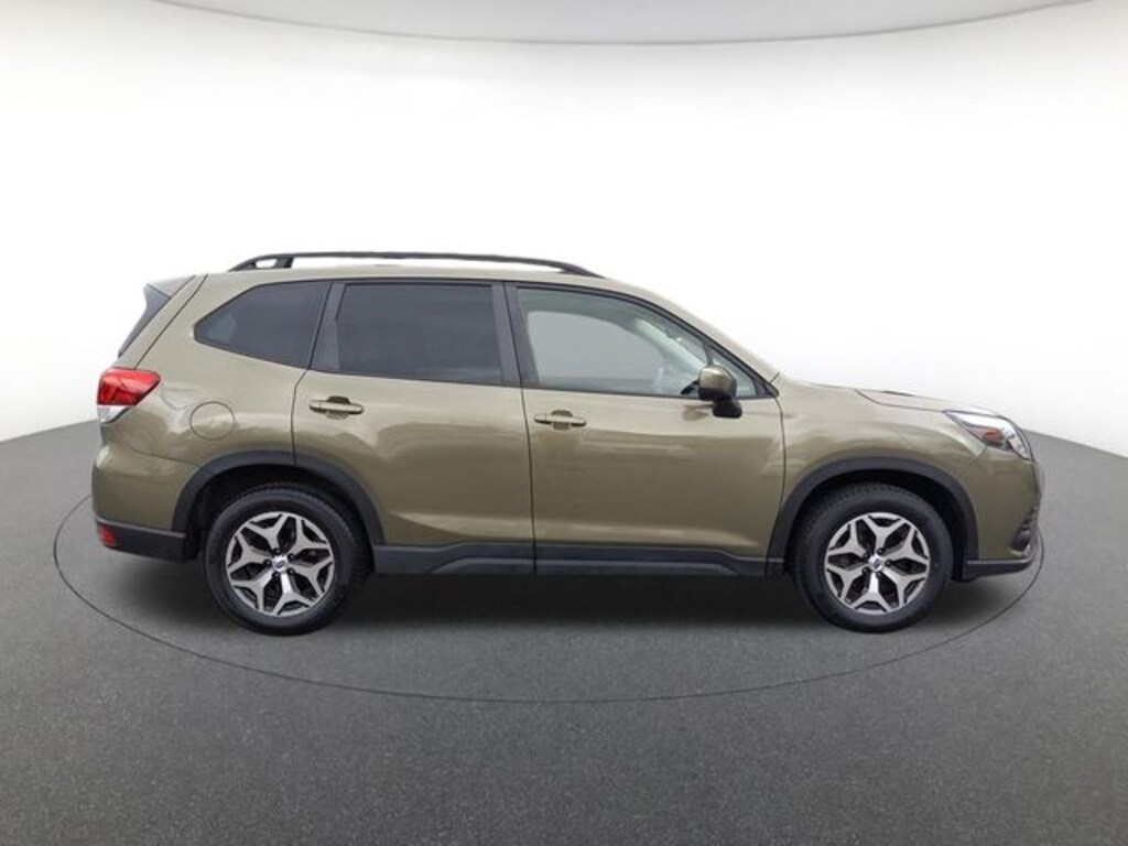Used 2023 Subaru Forester Premium SUV