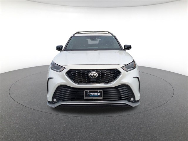 2022 Toyota Highlander XSE photo 2