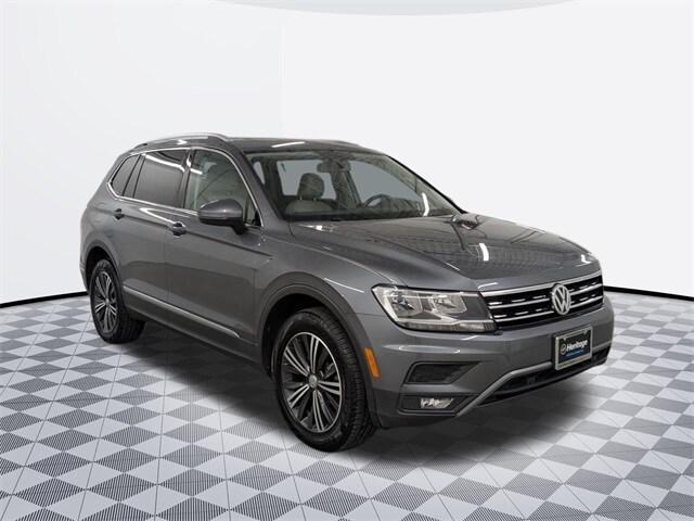 2019 Volkswagen Tiguan SEL photo 3