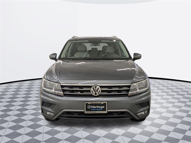2019 Volkswagen Tiguan SEL photo 2