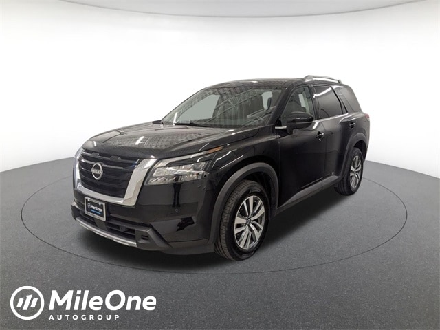 2025 Nissan Pathfinder SL's photo