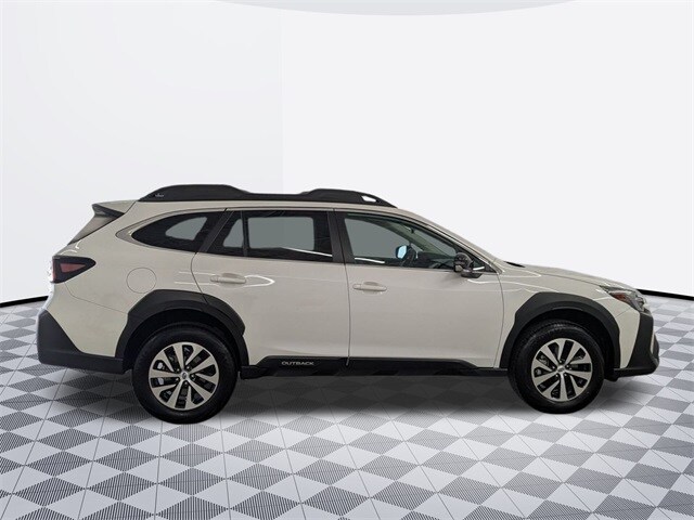 2025 Subaru Outback Premium photo 4