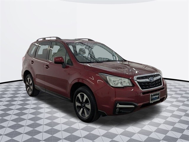 2017 Subaru Forester 2.5i Premium photo 2
