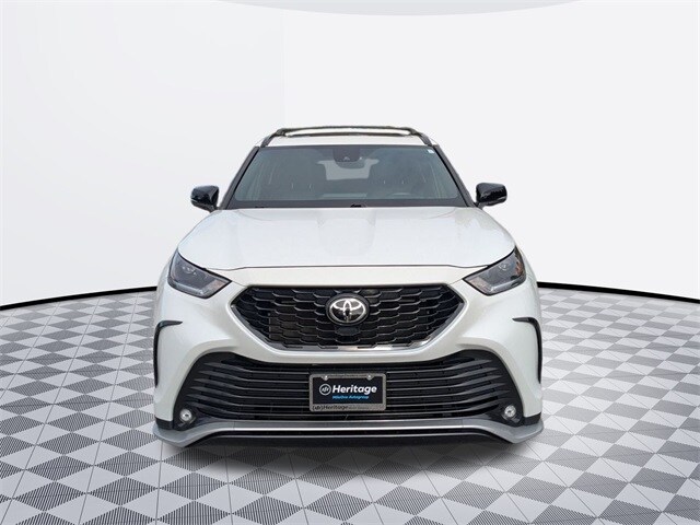 2022 Toyota Highlander XSE photo 2