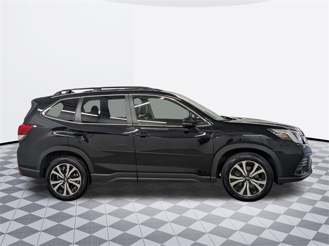 2023 Subaru Forester Limited photo 2
