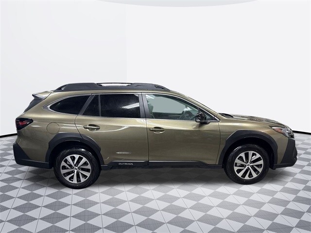 2025 Subaru Outback Premium photo 4