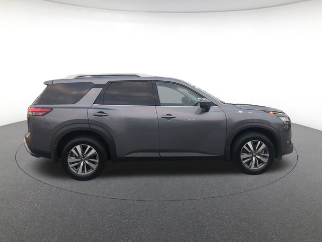 Used 2024 Nissan Pathfinder SL SUV