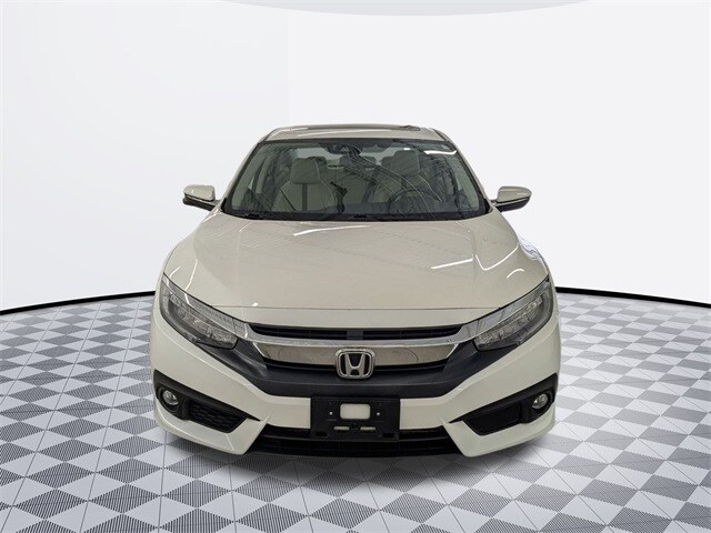 2017 Honda Civic Touring photo 2